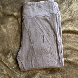 Light purple leggings never worn wild and fable